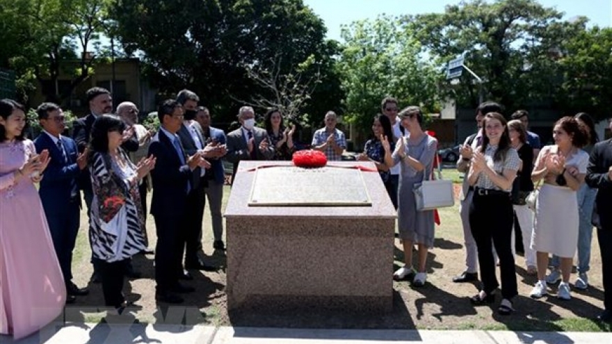 Buenos Aires honours late President Ho Chi Minh